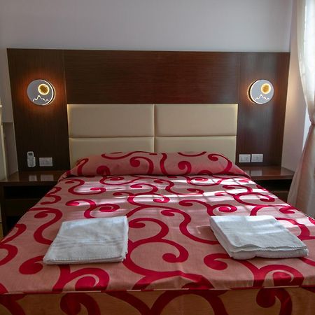 Mbs Marconi Bridge Suites Guest House Rome Bagian luar foto