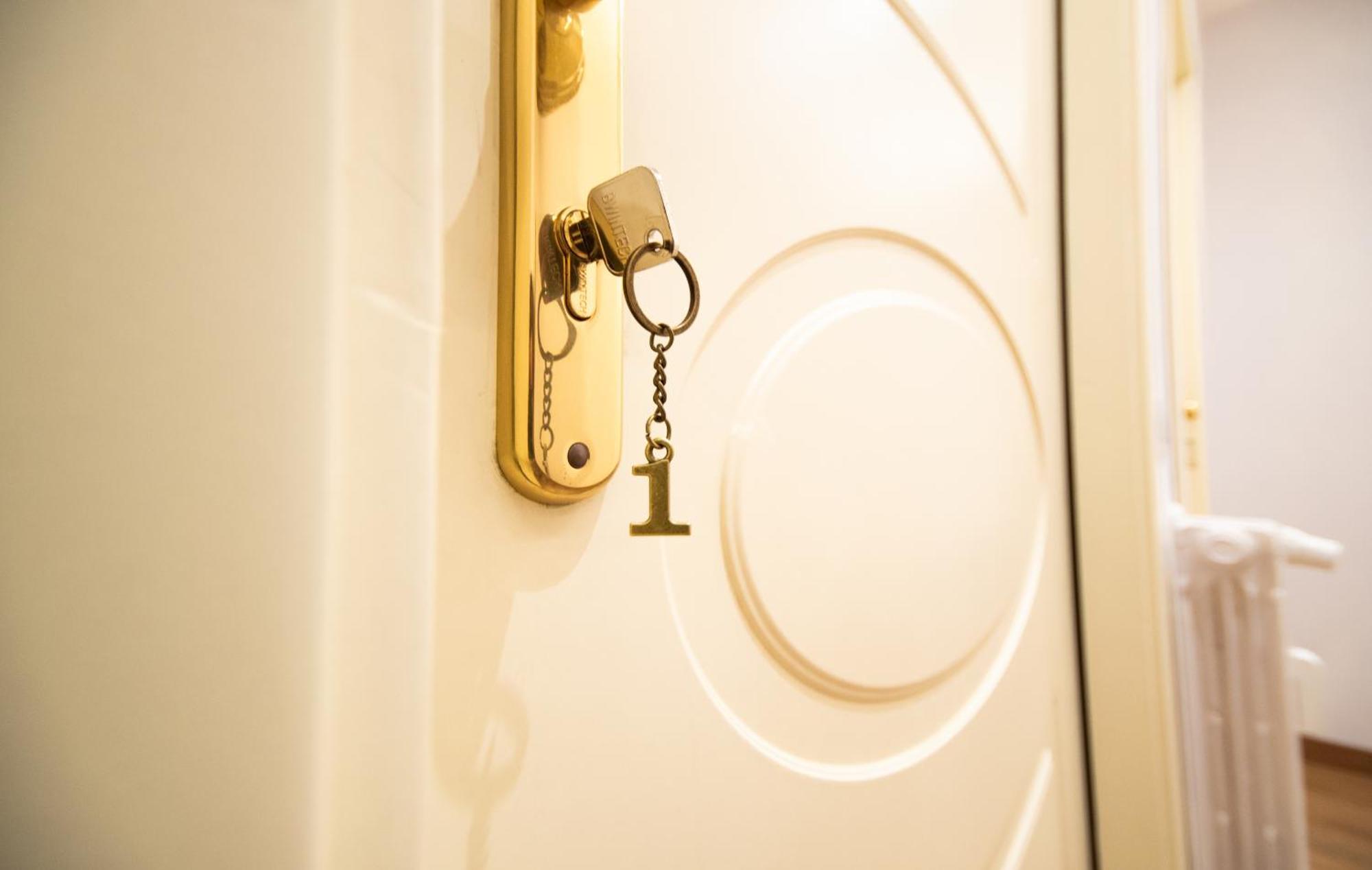 Mbs Marconi Bridge Suites Guest House Rome Bagian luar foto