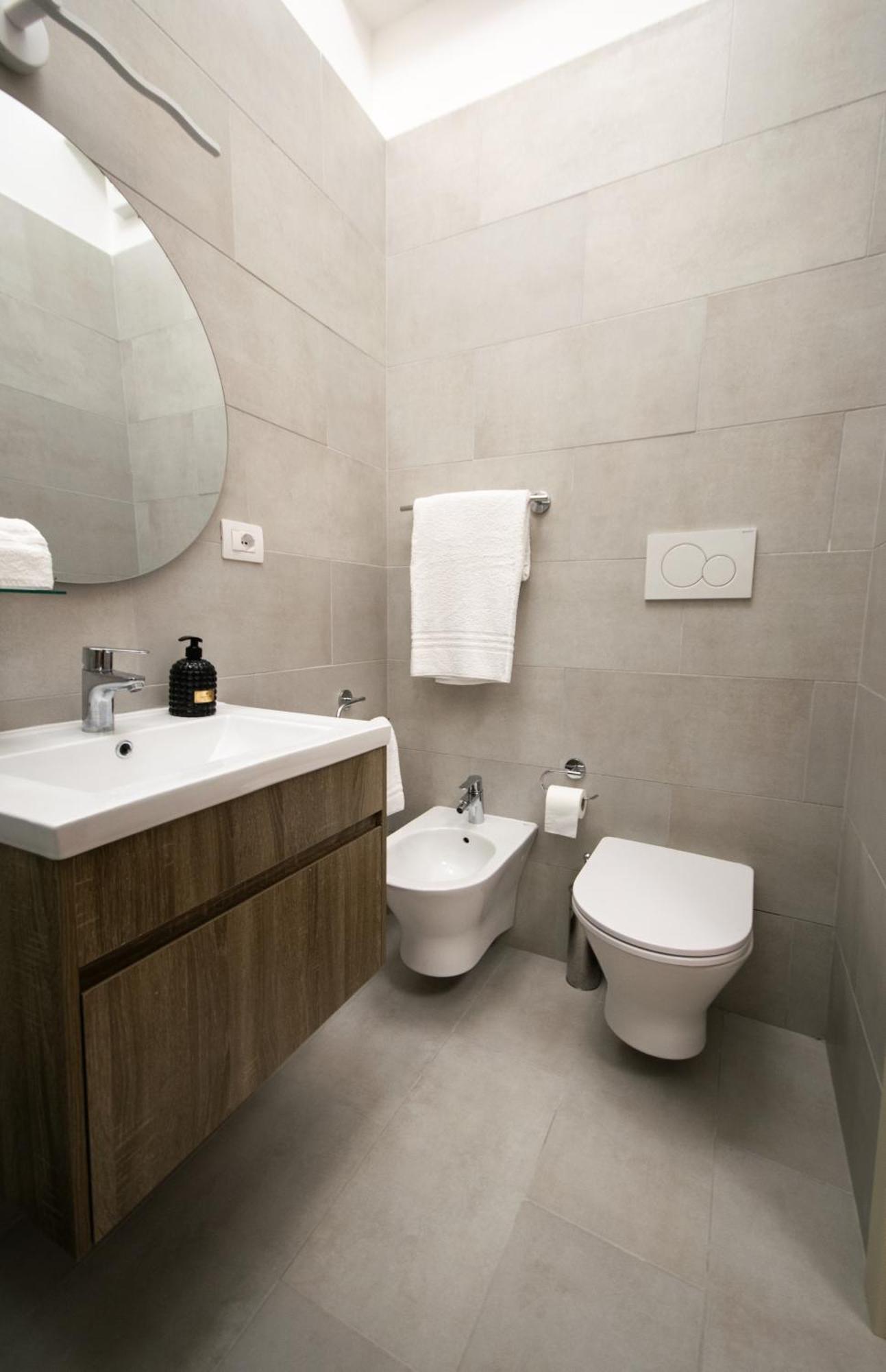 Mbs Marconi Bridge Suites Guest House Rome Bagian luar foto